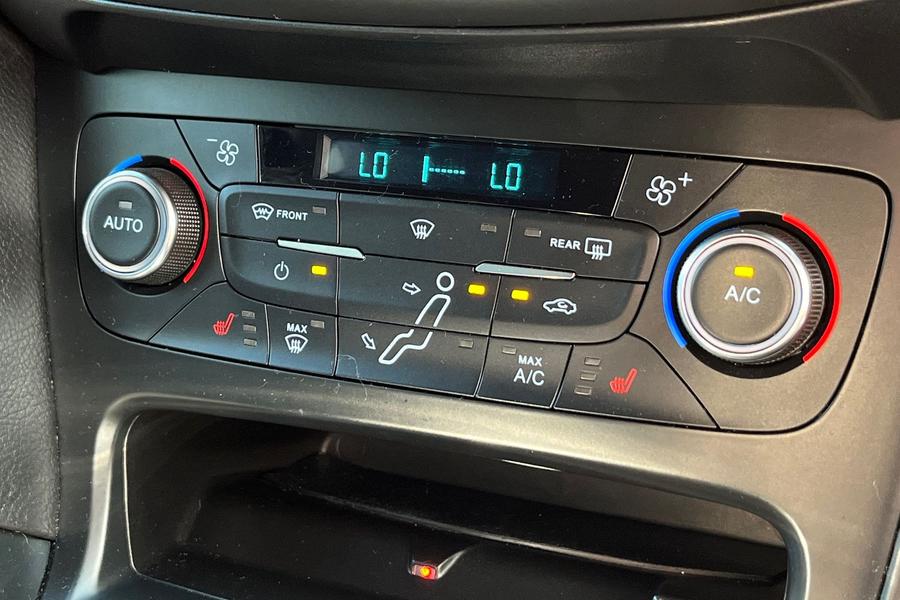 Ford FOCUS Photo autoimg-af578665417d25db21c76c40309465bb5fad9bcf.jpg