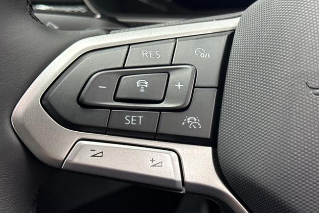 VOLKSWAGEN T-Cross Photo 16