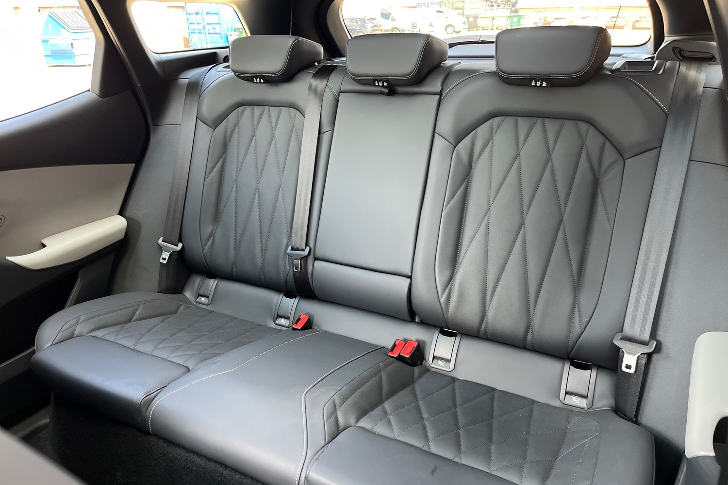 Ford Explorer Photo 19