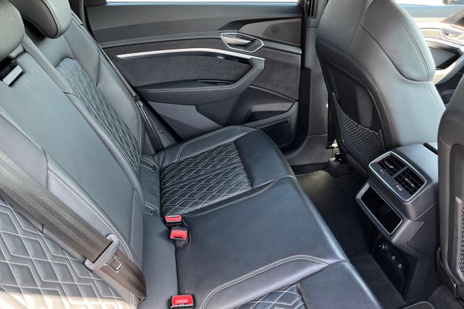 AUDI e-tron Photo 39