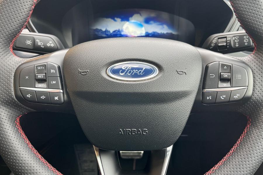 Ford KUGA Photo autoimg-af61c7151653c039b1d29c4c4b4dcbe7851e7003.jpg