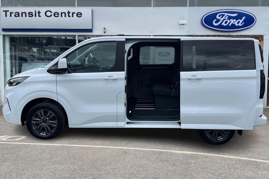 Used Ford TOURNEO CUSTOM YP24MXD 6