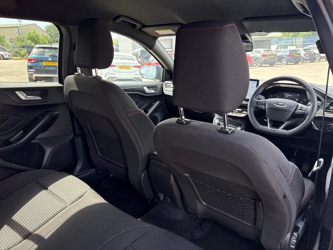 FORD Focus Photo 30