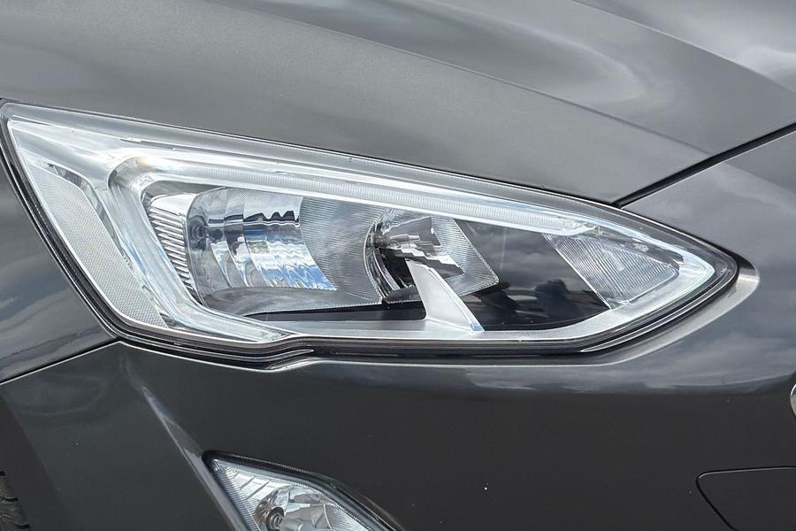 Ford FOCUS Photo autoimg-af6ee2cf55b9a0b74d395a15a78e7ad0f977d3b0.jpg