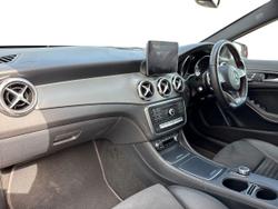 MERCEDES-BENZ Gla Photo 2