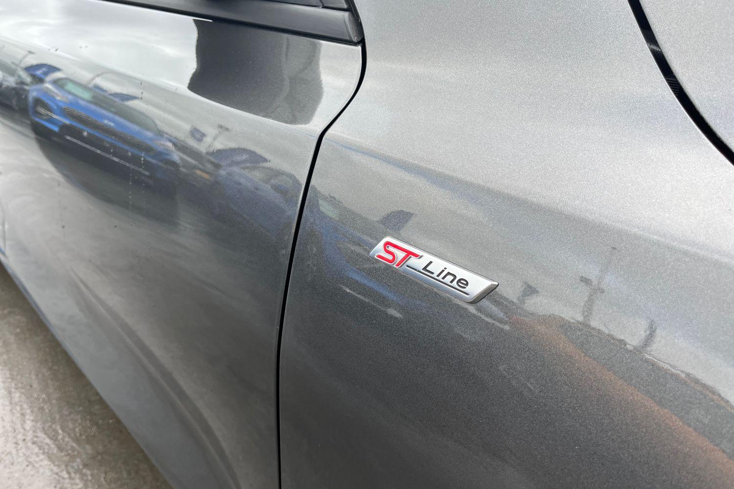 Ford FOCUS Photo 24