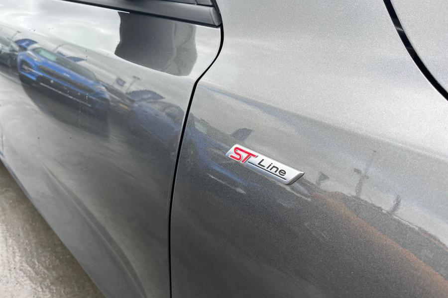 Ford FOCUS Photo autoimg-af7062ae5b74589387109ebf8ddd804fc5e79b76.jpg