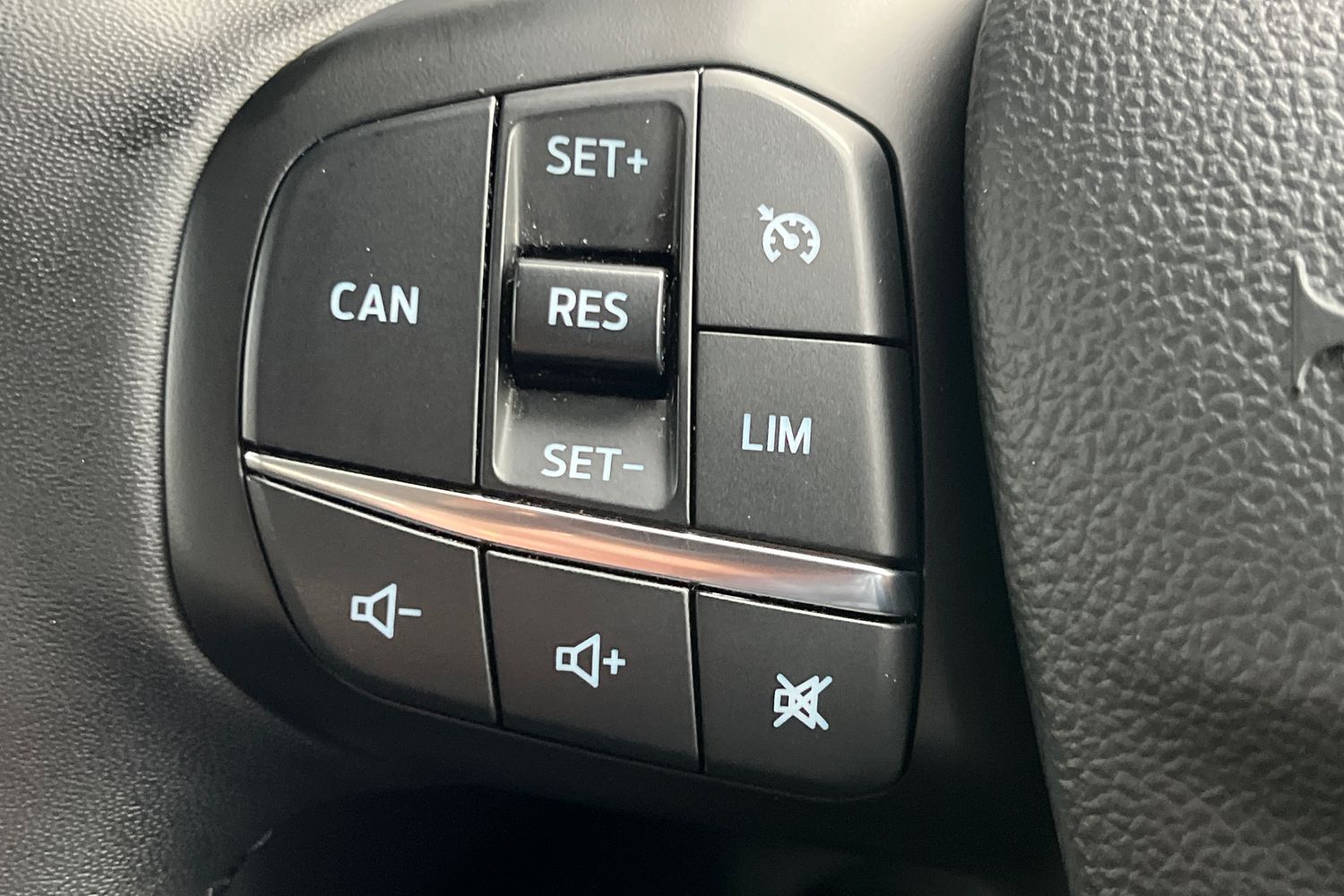 Ford FOCUS Photo 24