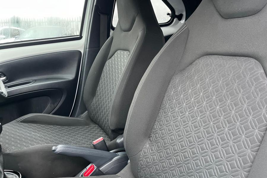 Toyota AYGO X Photo autoimg-af717b9f20a15609426ac136d473c22da3030253.jpg
