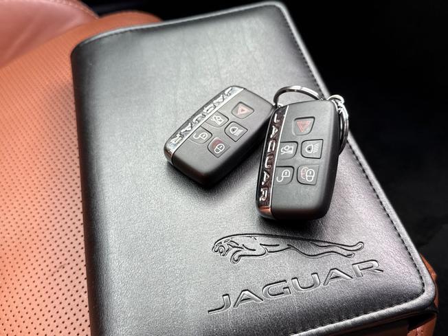 JAGUAR F-Type Photo 51