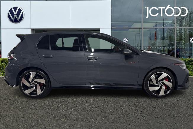 VOLKSWAGEN Golf Photo 4
