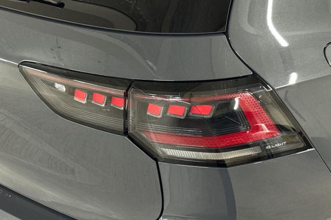 VOLKSWAGEN Golf Photo 18