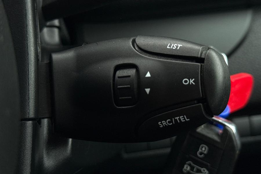 Vauxhall VIVARO Photo autoimg-af799e7e7969d9c3aa14e7c8ac4bea710768f6b8.jpg