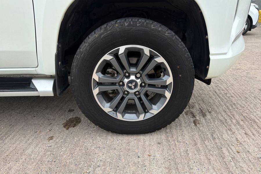 Mitsubishi L200 Photo autoimg-af7fd1b3ed25db910725ed85eedcd2416ad07e04.jpg