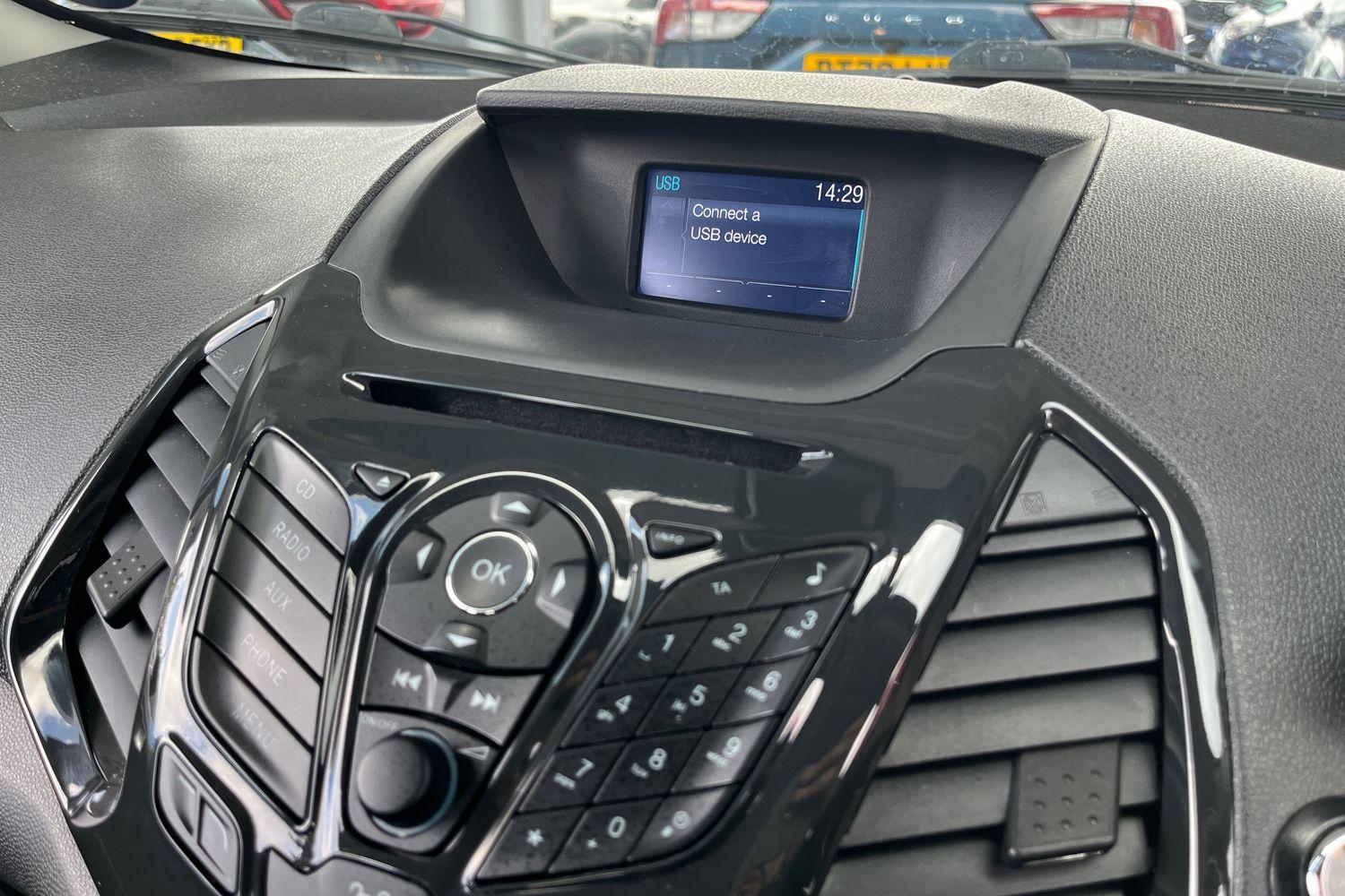 Ford EcoSport Photo 26