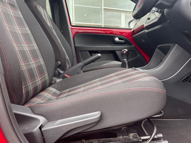 VOLKSWAGEN up! Photo 36