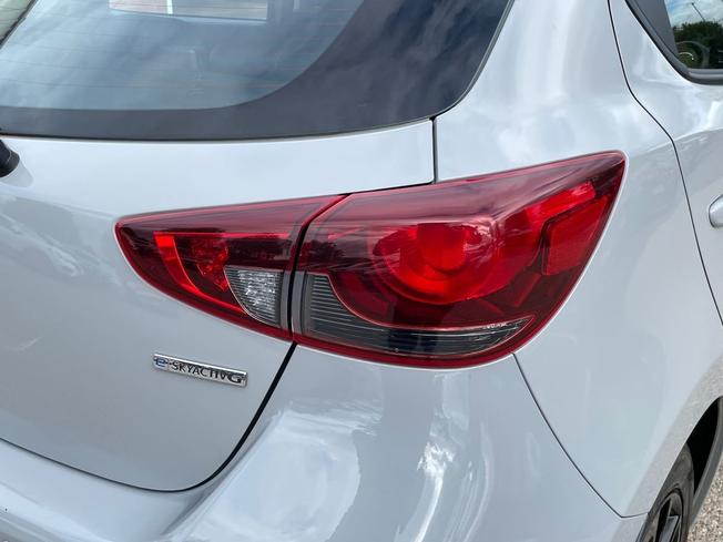 MAZDA Mazda2 Photo 18