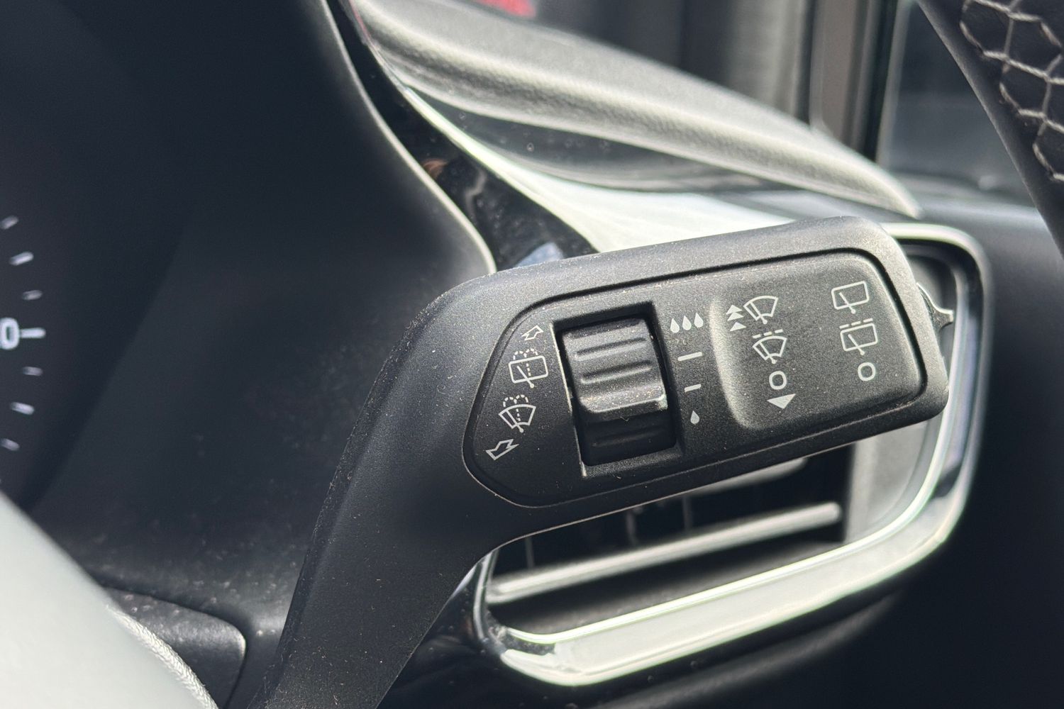 Ford FIESTA Photo 14