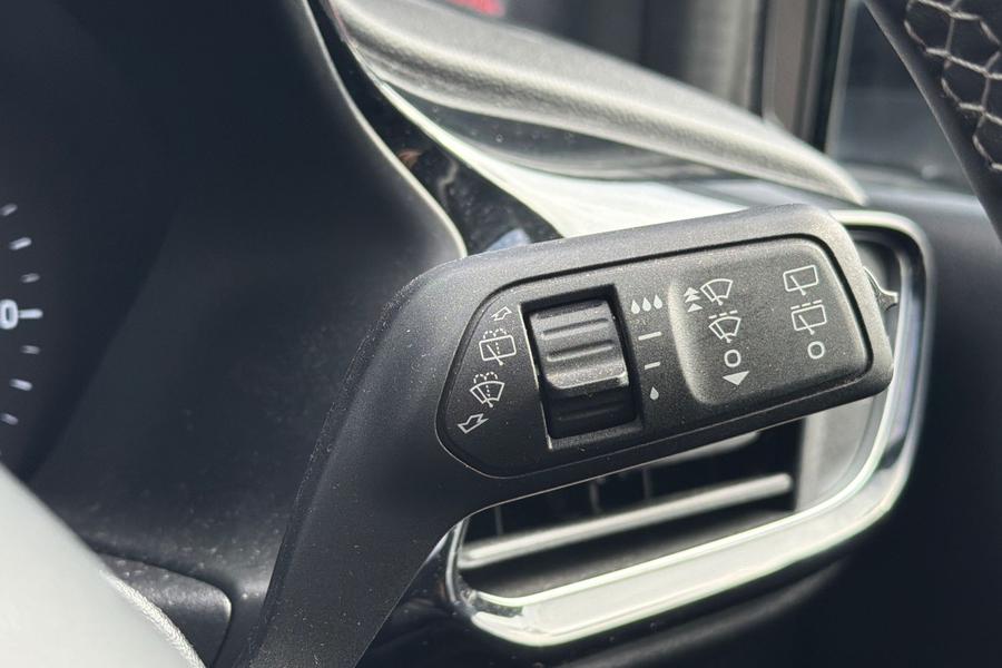 Ford FIESTA Photo autoimg-af8a4cab128c9a490efdea7640bc7c58302a6513.jpg