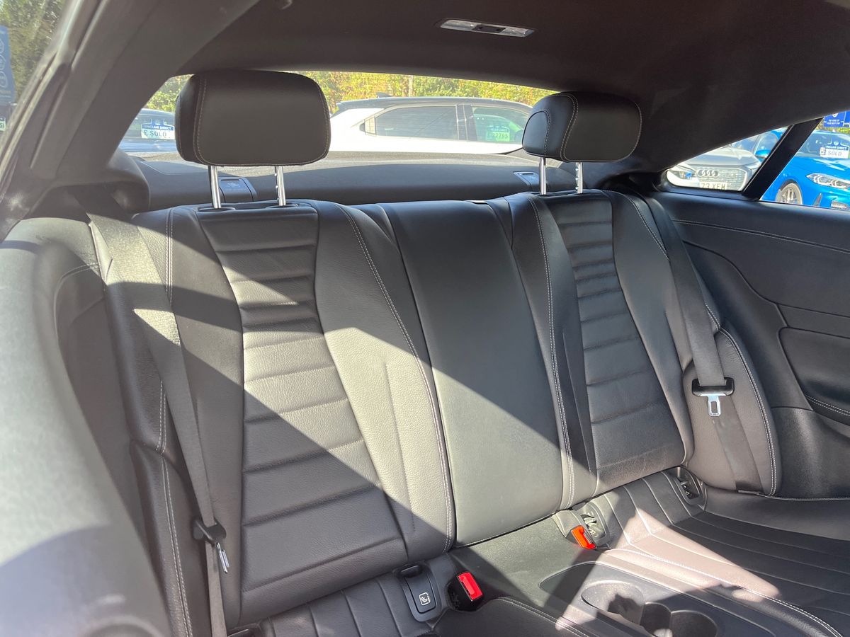 Mercedes-Benz E Class Photo 31