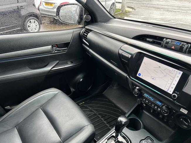 TOYOTA Hilux Photo 59