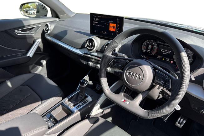 AUDI Q2 Photo 6