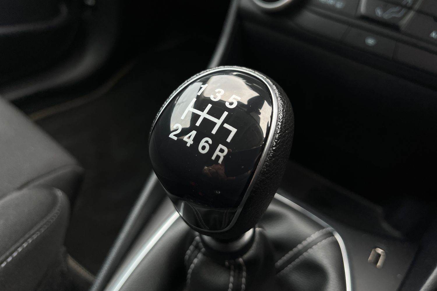 Ford Fiesta Photo 32