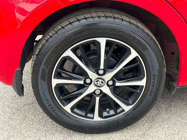 TOYOTA Yaris Photo 22