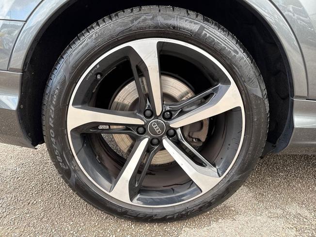 AUDI Q7 Photo 38