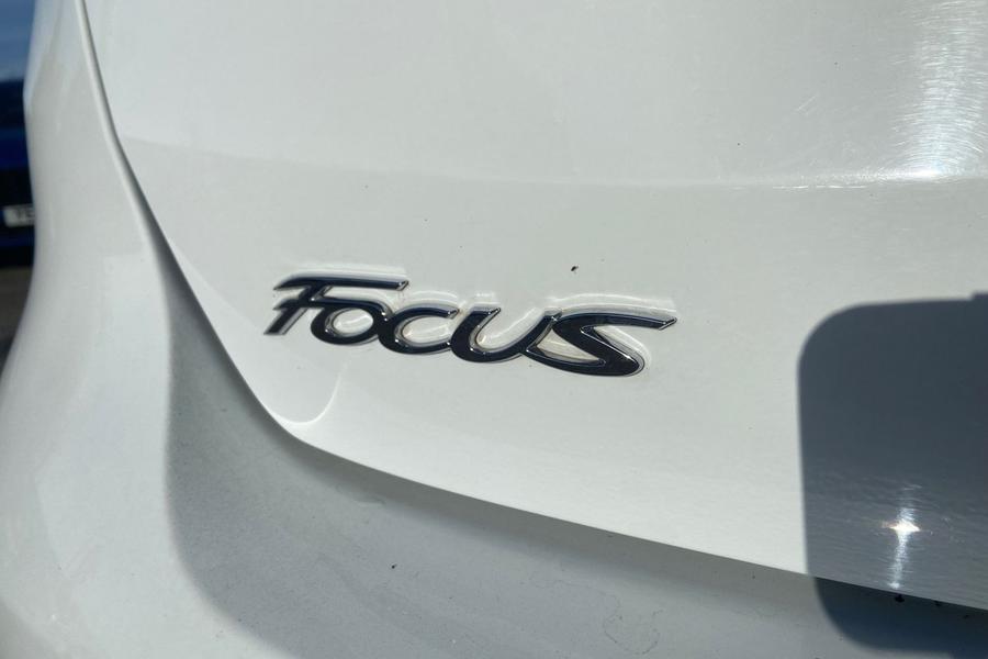 Ford FOCUS Photo autoimg-af9987d87ff50df2bce6c01c5937e93a2ad5f6e9.jpg