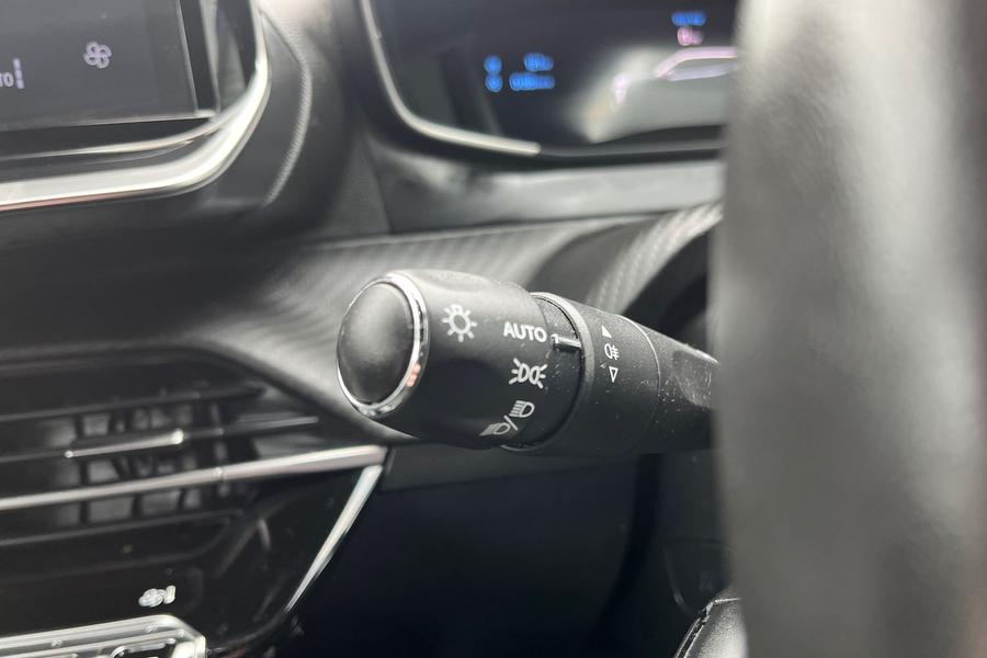 Peugeot 2008 Photo autoimg-af9b1b4ecb769a409b84e75472c202fd30af47f1.jpg