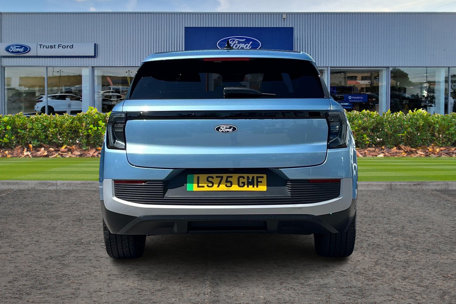 Ford Explorer Photo 6