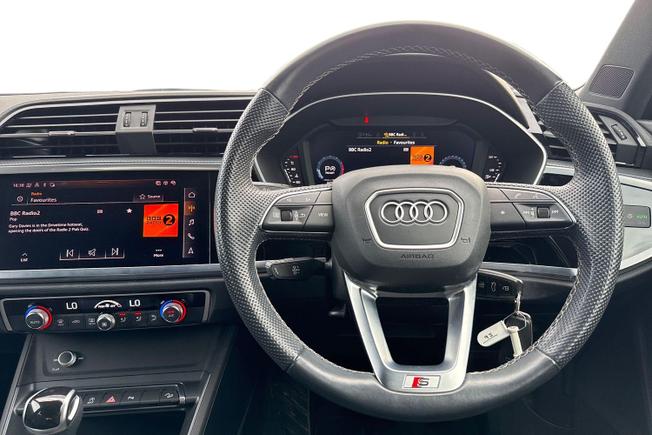 Audi Q3 Photo 11