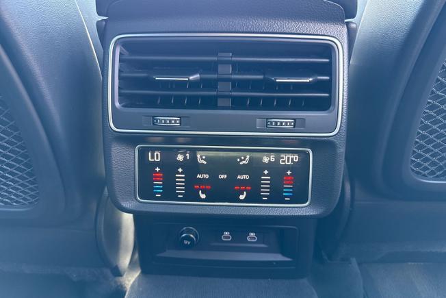 AUDI Q7 Photo 30