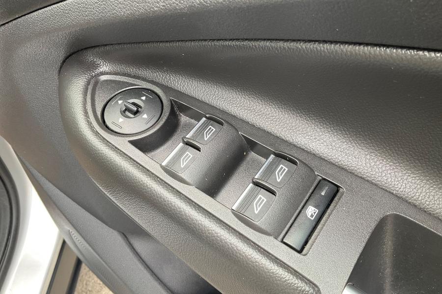 Ford KUGA Photo autoimg-afadd1fae85368539e8476674b702d297cfea6da.jpg
