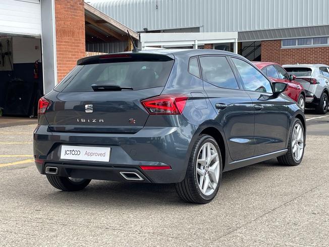 SEAT Ibiza Photo 23