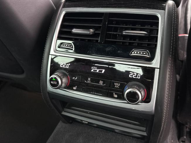 BMW 7 Series Photo 27