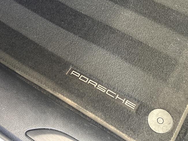 PORSCHE Macan Photo 36