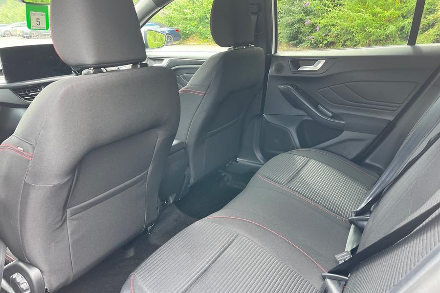 Ford FOCUS Photo autoimg-afb4383a9510207be87d966255756307da719bcf.jpg