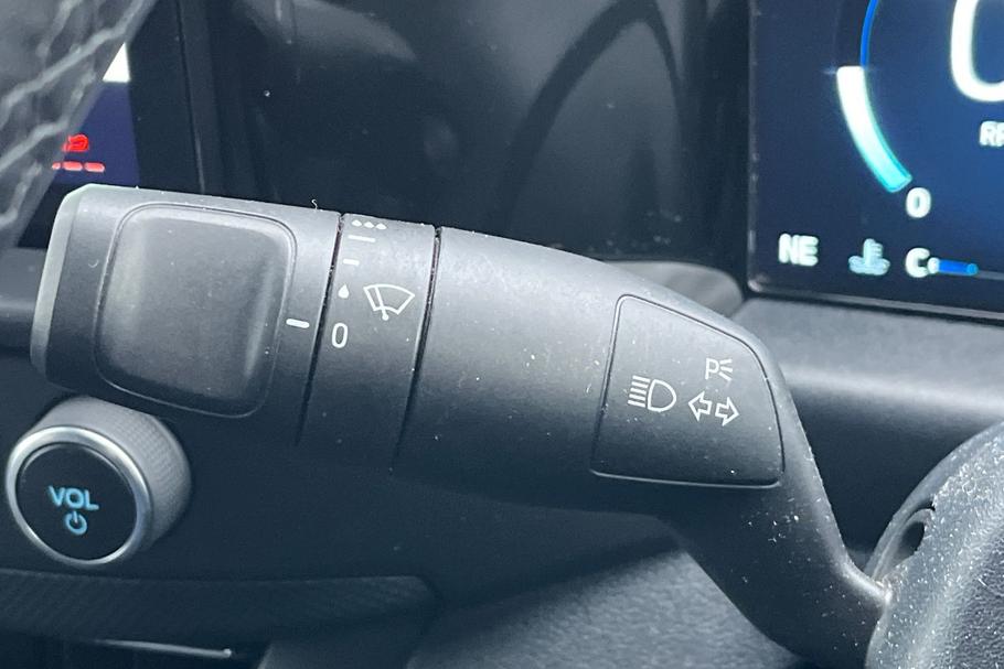 Used Ford TRANSIT CUSTOM WV25RMO 27