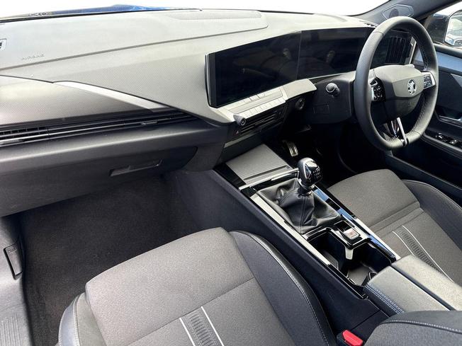 VAUXHALL Astra Photo 2