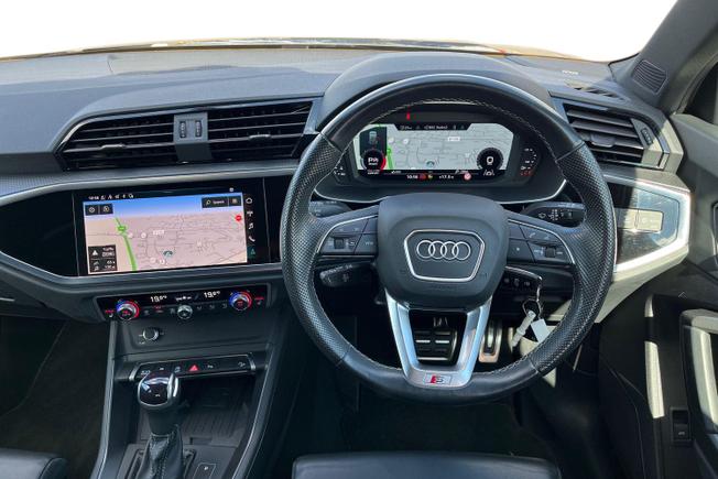 AUDI Q3 Photo 11