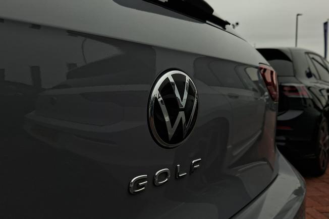 VOLKSWAGEN Golf Photo 22