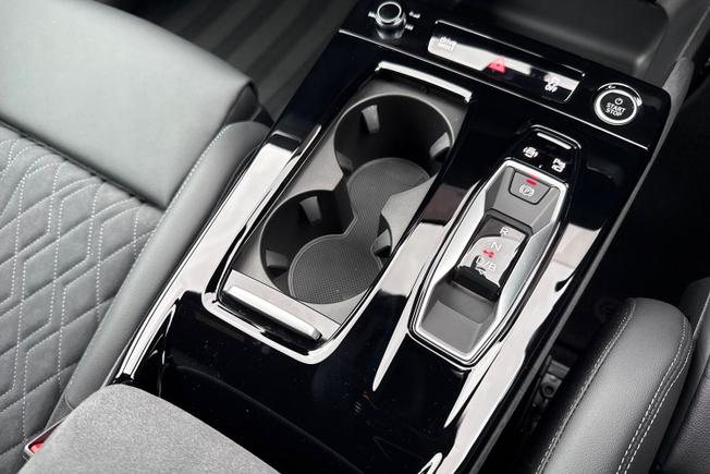 AUDI Q6 E-Tron Photo 34