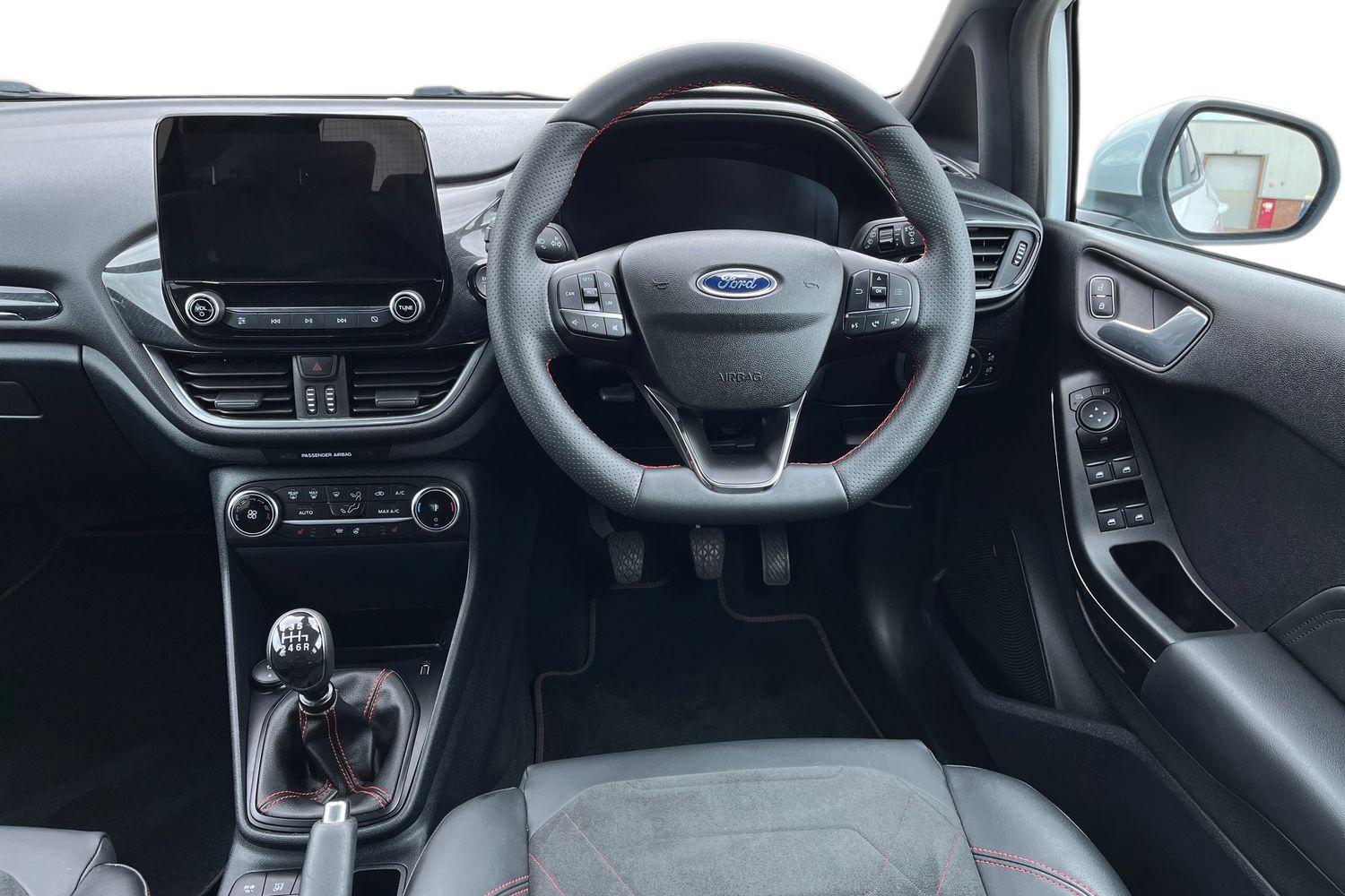 Ford Fiesta Photo 10