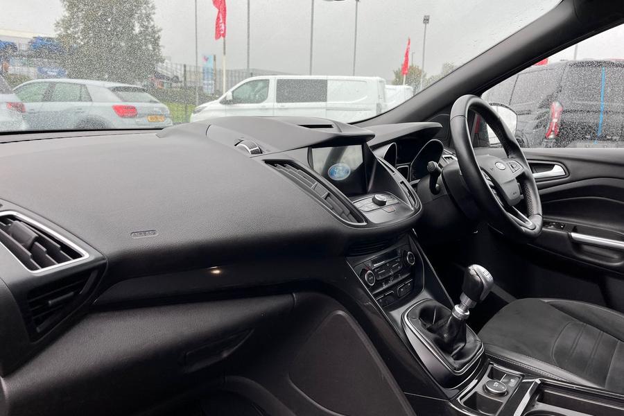 Ford KUGA Photo autoimg-afbe5de6f77016aa6d6473842e785dbe7c05fa8f.jpg