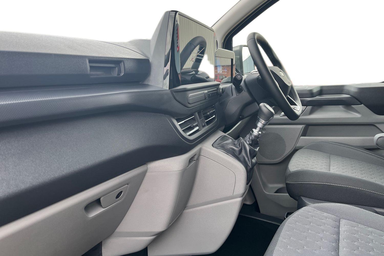 Ford TRANSIT CUSTOM Photo 2