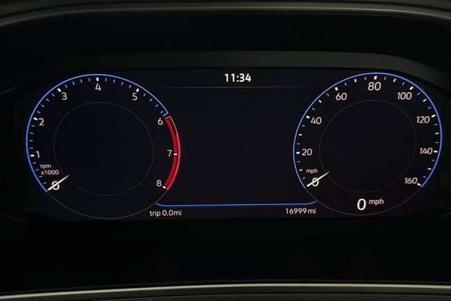 VOLKSWAGEN T-Roc Photo 15