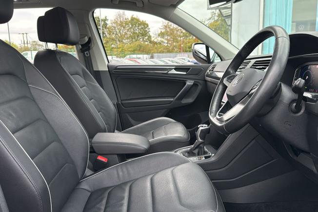 VOLKSWAGEN Tiguan Photo 37