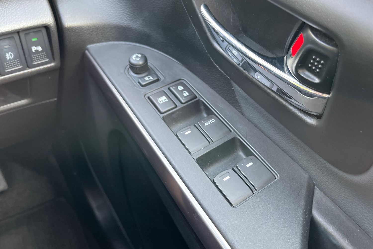 Suzuki S-Cross Photo 15